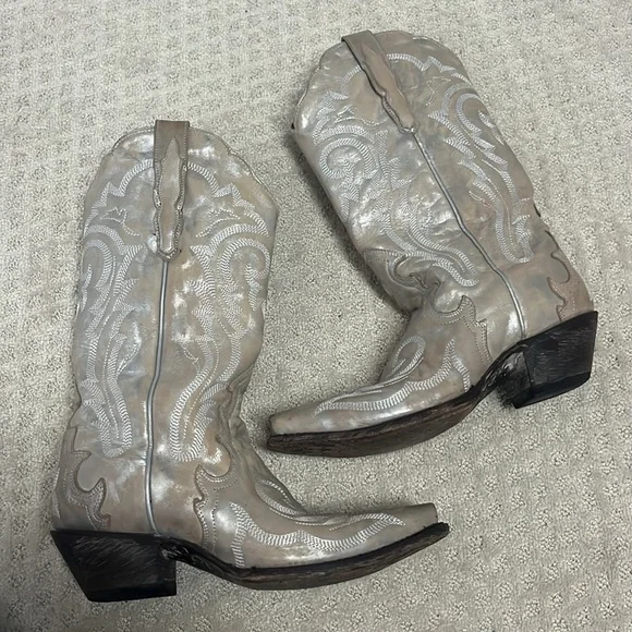 Metallic White Cowgirl Boots - Picture 5 of 7